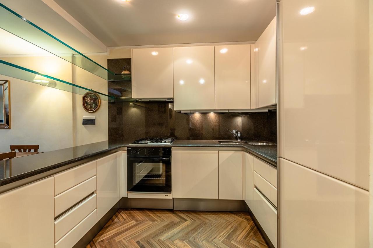 Appartement Dimora Lucrezia à Savone Extérieur photo